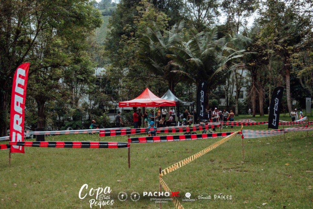 Pista y carpas de Copa Peques